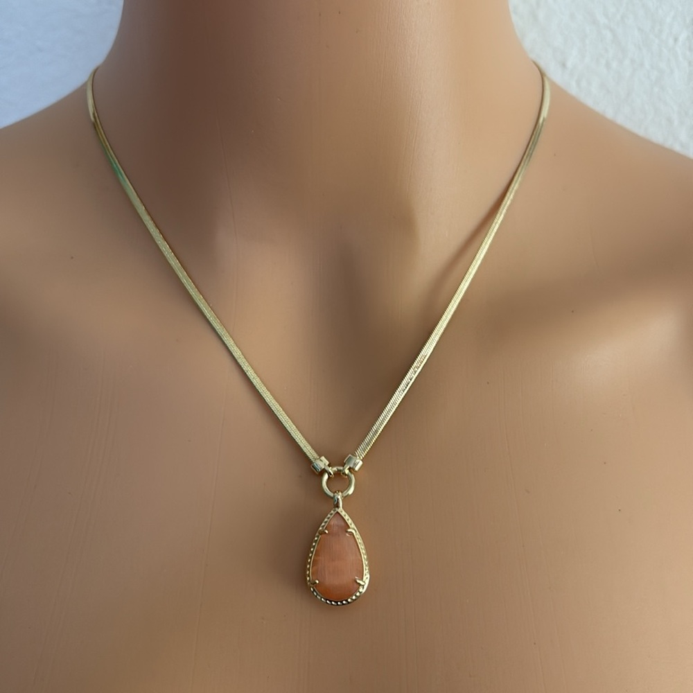 Kendra Scott Gold Necklace with Orange Cat’s eye pendant new with tag - Picture 2 of 4